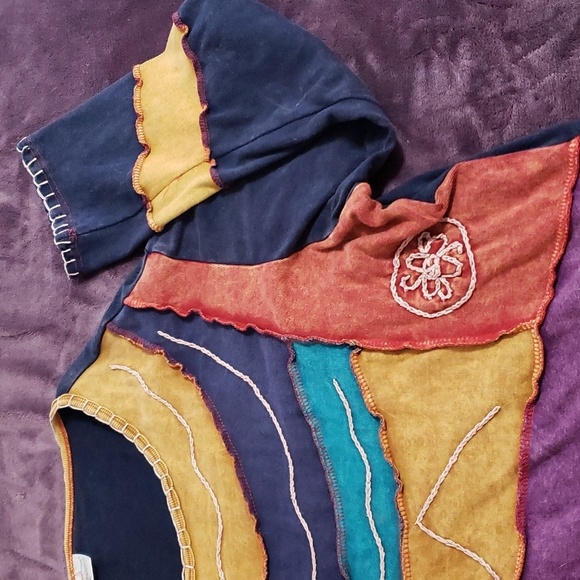 Greater Good Netwok. Colorful Oversize Sweatshirt. Decorative Embroidery Size 3X - Picture 2 of 14